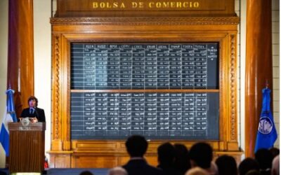 «Andate a vivir a Cuba»: Milei se cruzó con un espectador en la Bolsa y dijo que va a ser reelecto