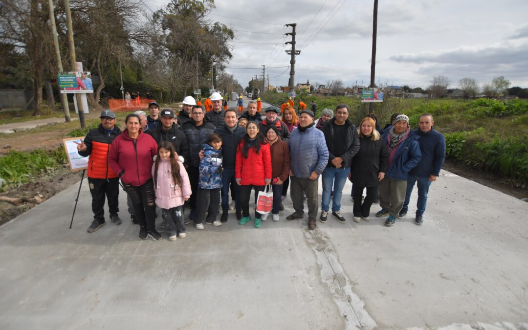 Visita oficial a la reactivación de obra de la Av. Cariboni
