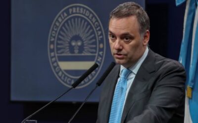 El documento que  complica a Adorni: millonarios gastos  en efectivo y miles  de dólares en viajes