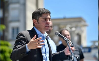 Para Kicillof, es una “estupidez” la explicación  de Milei sobre el endeudamiento de las familias