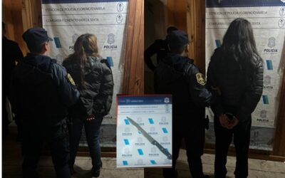 Dos jóvenes aprehendidas  por robarle a un chofer de  aplicación en Florencio Varela