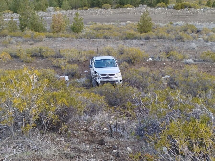 Policías Bonaerenses salvaron a un  sanitarista que volcó en Neuquén
