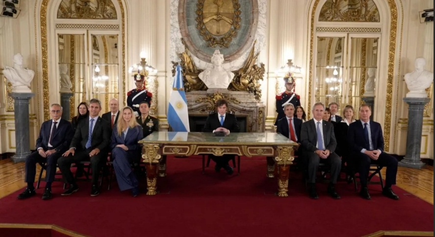Javier Milei anunció sanciones para empresas que operen en Malvinas y la construcción de una base en Tierra del Fuego