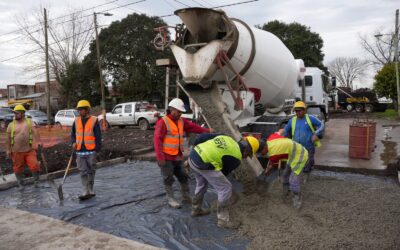 Watson constató avances en los  nuevos asfaltos de Villa del Plata  realizados con fondos municipales