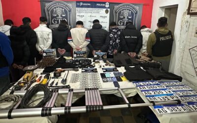 En San Eduardo, golpe a una banda de entraderas:  11 detenidos, dos armas y un verdadero kit delictivo