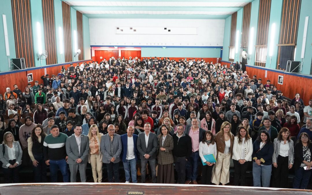 El Municipio coordinó el debate educativo y judicial  sobre salud mental para estudiantes secundarios