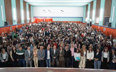 El Municipio coordinó el debate educativo y judicial sobre salud mental para estudiantes secundarios