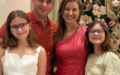 Flavio Bolsonaro llegó a Estados Unidos y se reunió con  su hermano Eduardo en Florida: Trump le dará una visa