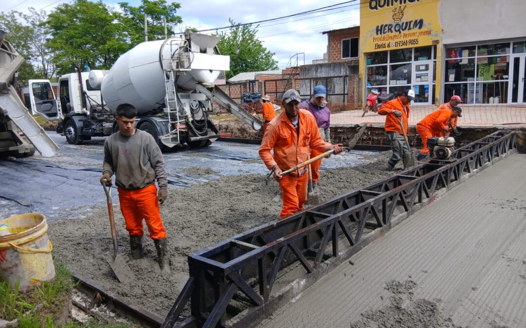 Proyectos viales e hidráulicos en San Francisco Este y Pico de Oro